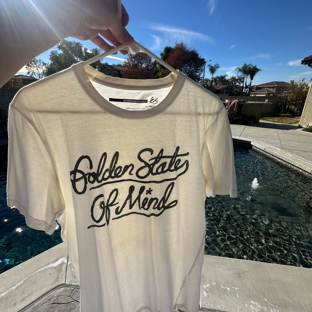 ES skate brand Medium White